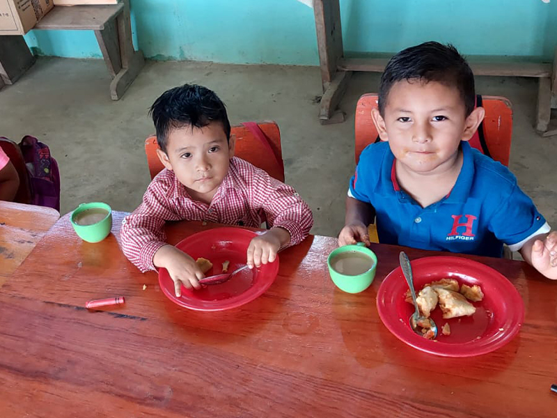 Lunch with Studetns a an elementary school in San Lorenzo Lempira Honduras year 2023.